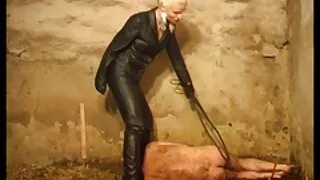 Tüdruk loomulik tissid keppis perse pov