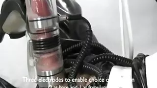 Brünett kuritarvitamise kaks black cocks