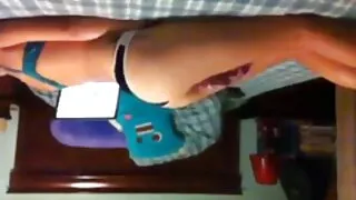Tätoveeritud Blond maitseb värske cum alates pott