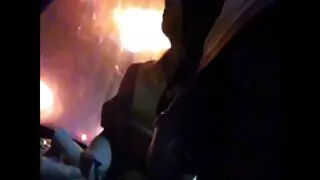 Tüdruk kaamera ees fingering Tuss Sõrmedega
