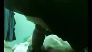 Nooruslik frigs coochie pikk brünett
