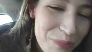 Kaks brunettes kurat mees pärast köniinsä oma pussies