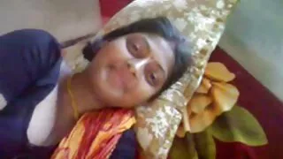 Brünett fondled Tuss Noor Naaber