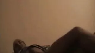 Treener toob sportlase raseeritud vagiina orgasm